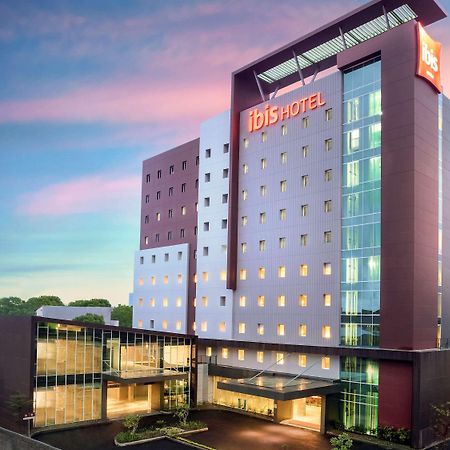 Ibis Makassar City Center Exterior photo