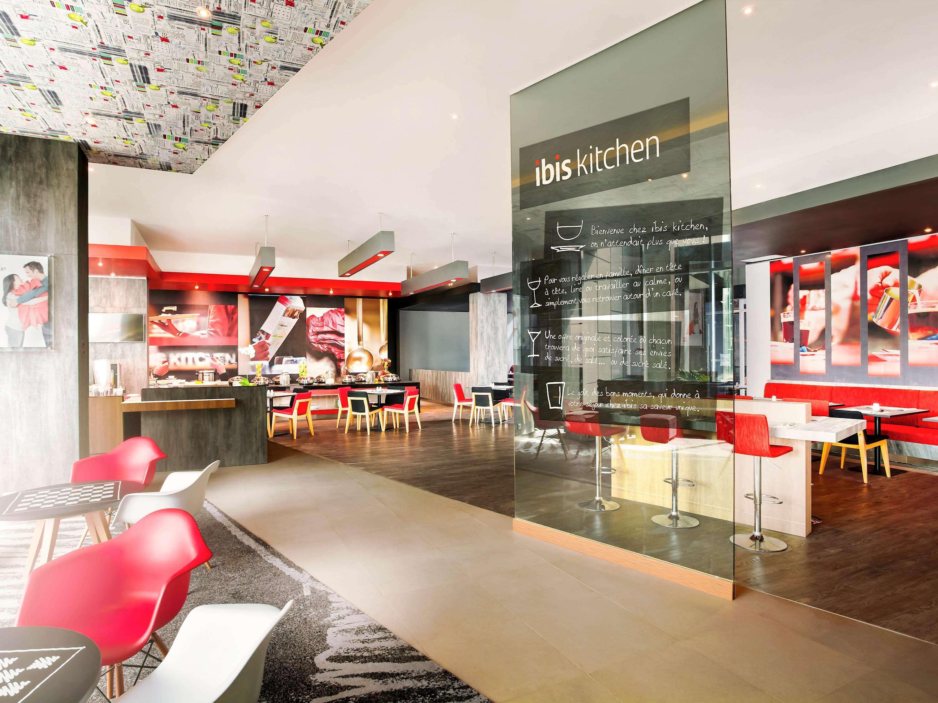 Ibis Makassar City Center Exterior photo