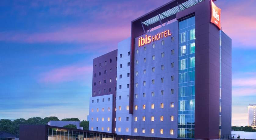 Ibis Makassar City Center Exterior photo